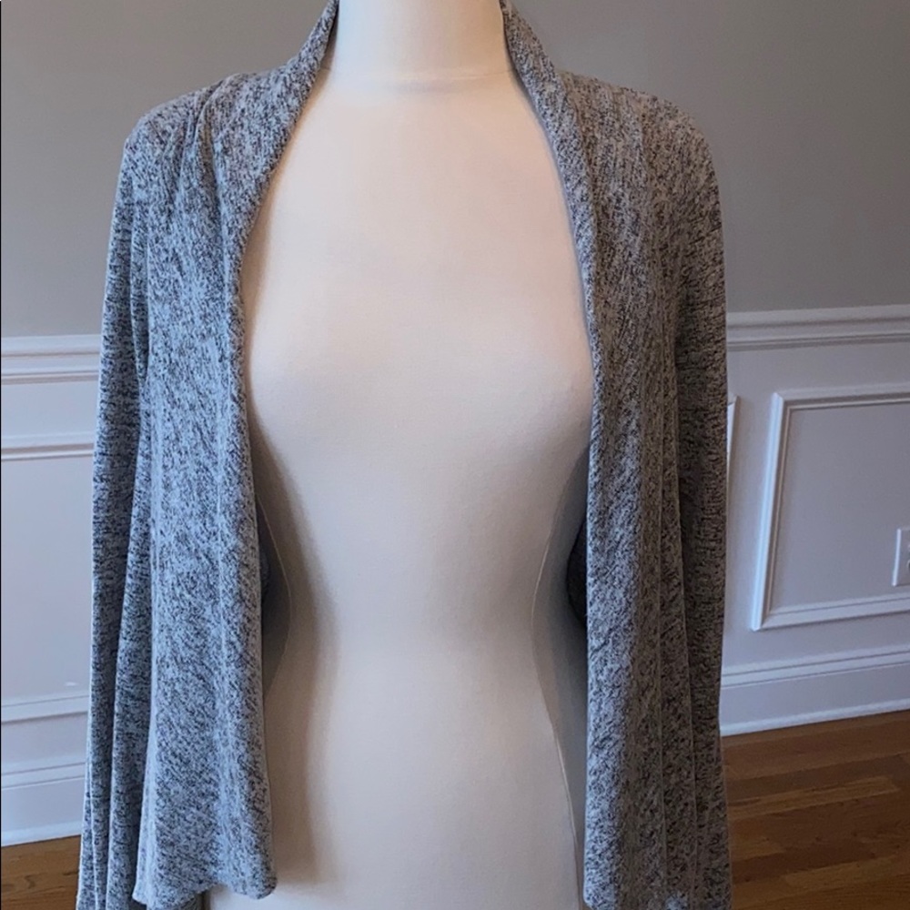 $5 SOFT WORKSHOP LIGHT SWEATER